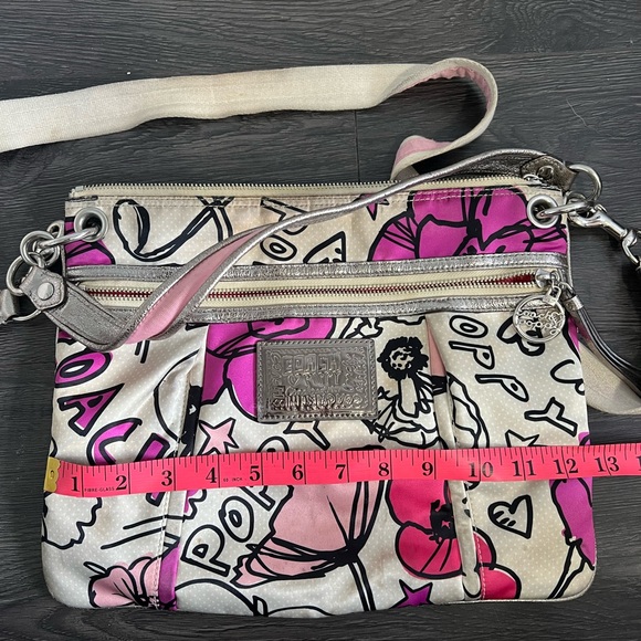 Coach Poppy Crossbody Purse - Picture 7 of 7